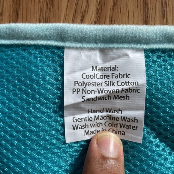 Inspector Tail Self Cooling Mat for Dog Blue Cool Core Fabric Sandwich Mesh Mat - Picture 9 of 10